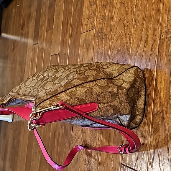 Coach purse - Picture 4 of 6